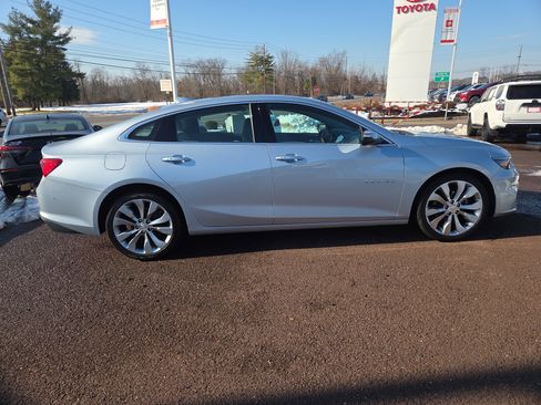 Used 2017 Chevrolet Malibu Premier w/ Premier Sun and Wheel Package image 2