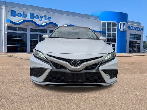 Used 2021 Toyota Camry XSE image 8