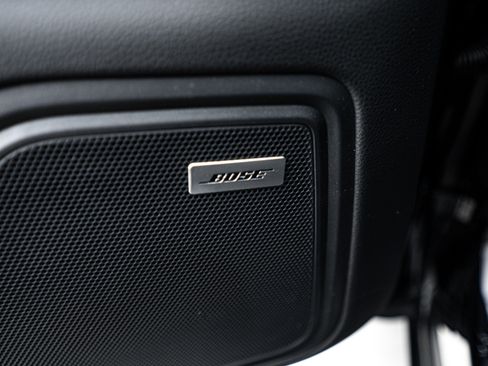 Certified 2025 Porsche Macan image 18