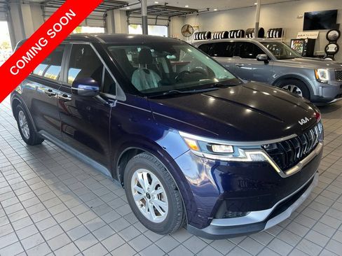 Certified 2022 Kia Carnival LX FWD image 3