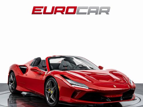 Used 2022 Ferrari F8 Tributo image 9