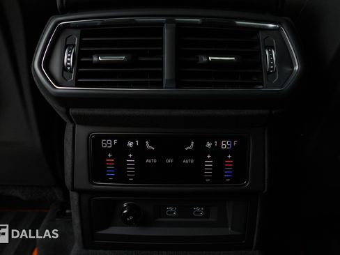 Used 2025 Lamborghini Urus SE image 34