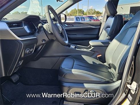 New 2025 Jeep Grand Cherokee Limited w/ Luxury Tech Group II image 5