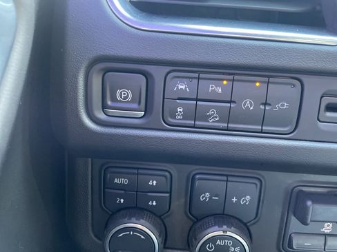 Used 2021 Chevrolet Tahoe Z71 w/ Z71 Off-Road Package image 24