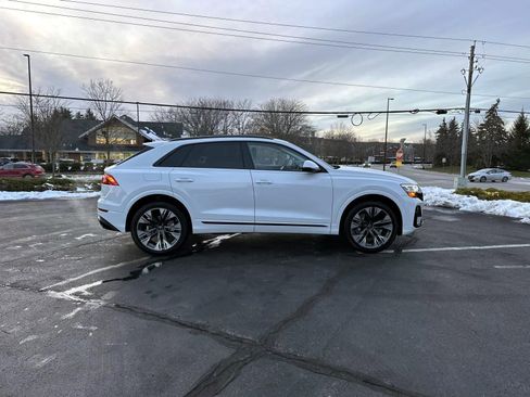 Used 2025 Audi Q8 Premium w/ Black Optic Package AWD/4WD image 8