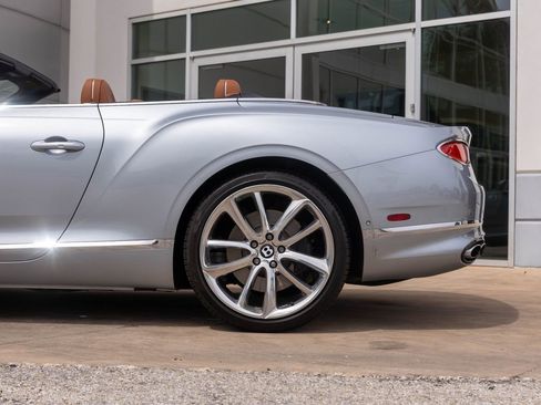 Certified 2023 Bentley Continental GT Azure AWD/4WD image 18