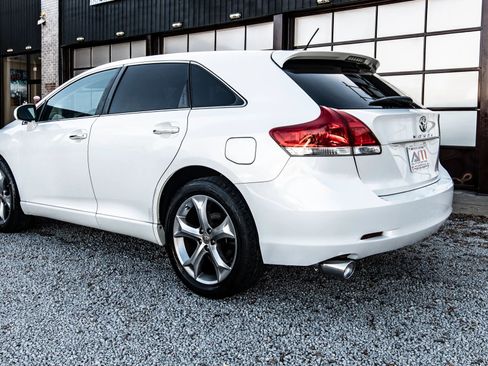 Used 2010 Toyota Venza image 7