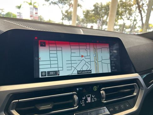 Used 2019 BMW 330i Sedan w/ M Sport Package image 9