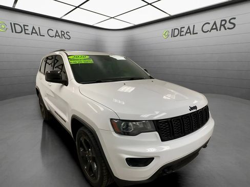 Used 2020 Jeep Grand Cherokee Laredo RWD image 3