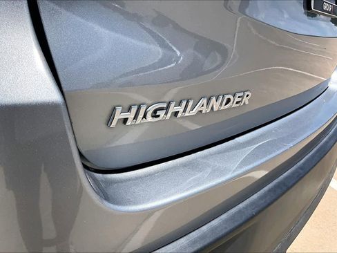 Used 2015 Toyota Highlander XLE FWD image 29