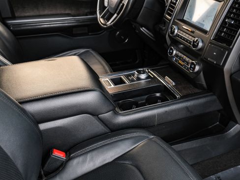 Used 2020 Ford Expedition Limited w/ Equipment Group 301A image 23