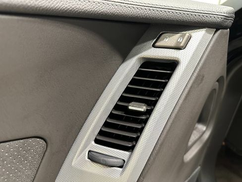 Used 2009 Cadillac XLR V RWD image 26