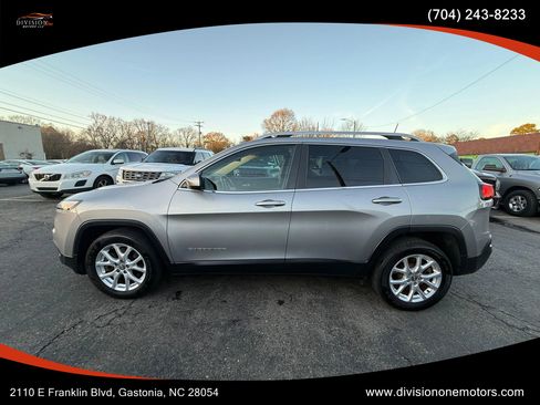 Used 2016 Jeep Cherokee Latitude image 7