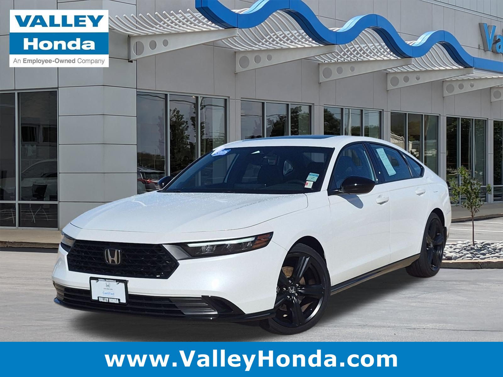 Used 2025 Honda Accord Sport image 1