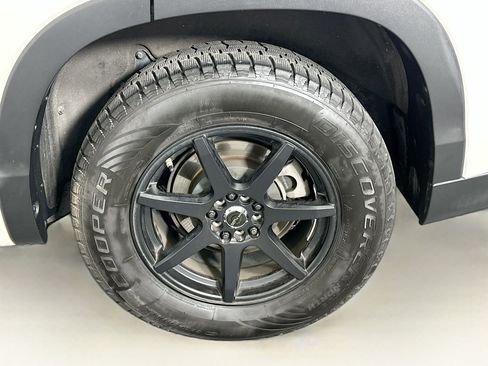 Used 2016 Toyota Highlander Limited image 11