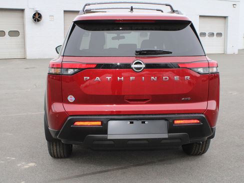 New 2026 Nissan Pathfinder SV image 2