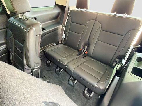 Used 2023 GMC Acadia Denali w/ Denali Technology Package FWD image 31