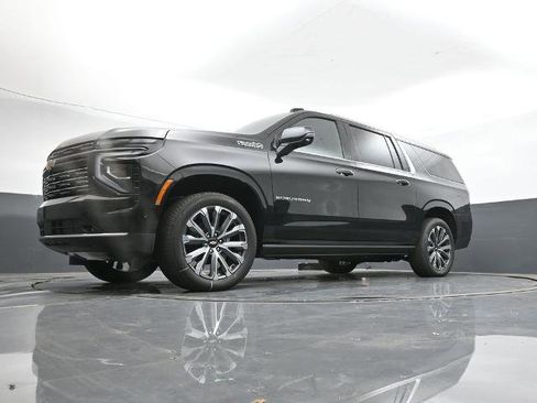 New 2026 Chevrolet Suburban High Country image 10