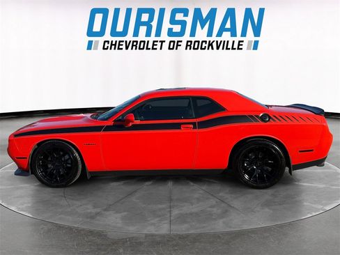 Used 2022 Dodge Challenger R/T w/ Driver Convenience Group image 3