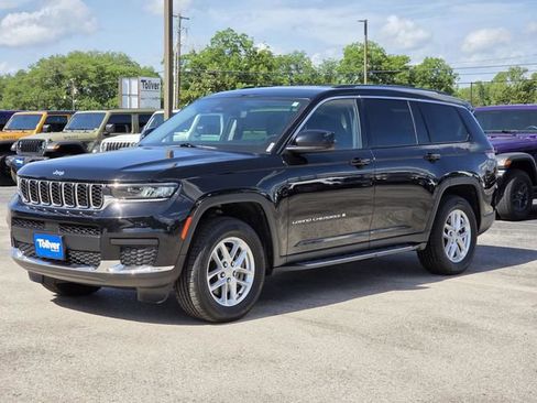 Used 2023 Jeep Grand Cherokee L Laredo w/ Luxury Tech Group I RWD image 4