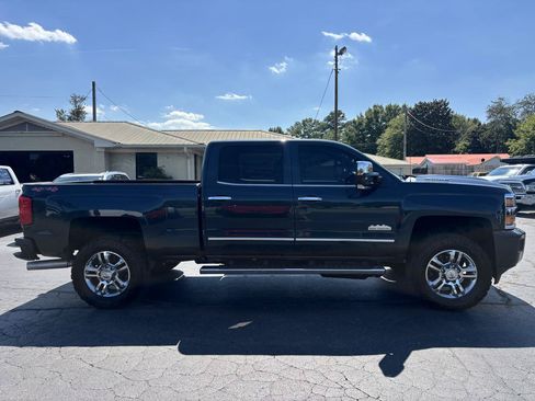 Used 2019 Chevrolet Silverado 2500 High Country w/ Duramax Plus Package AWD/4WD image 4