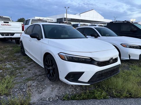 Used 2024 Honda Civic Sport image 3
