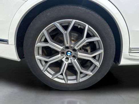 Used 2023 BMW X7 xDrive40i w/ Premium Package AWD/4WD image 45