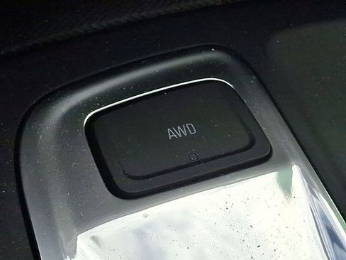 Used 2019 Chevrolet Equinox LT image 24