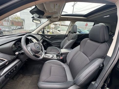 Used 2023 Subaru Forester Premium AWD/4WD image 11