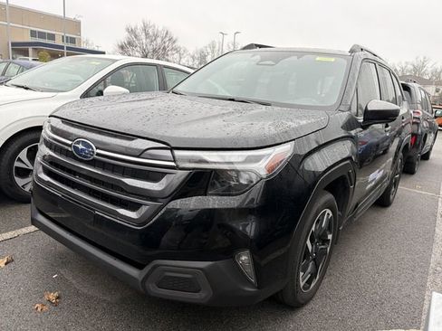 Used 2025 Subaru Forester Limited image 3