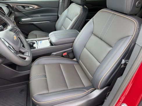 New 2026 Chevrolet Traverse High Country FWD image 5