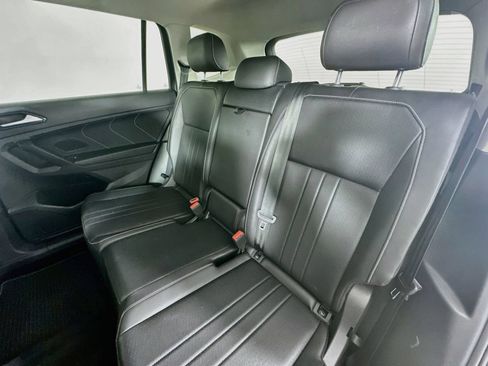 Certified 2023 Volkswagen Tiguan SE w/ Panoramic Sunroof Package AWD/4WD image 37