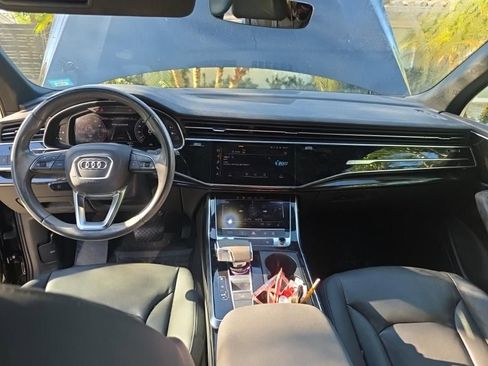 Used 2023 Audi Q7 2.0T Premium w/ Towing Package AWD/4WD image 9
