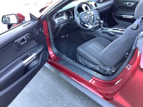 Used 2019 Ford Mustang Premium w/ Equipment Group 101A image 7