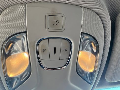 Used 2018 Jeep Compass Limited image 25