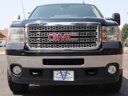 Used 2011 GMC Sierra 2500 SLT w/ SLT Convenience Package AWD/4WD image 13