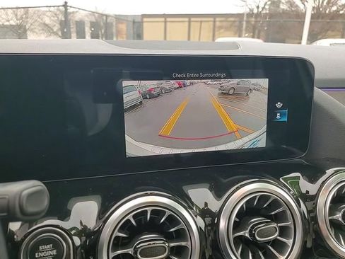 Used 2022 Mercedes-Benz GLA 250 4MATIC w/ Premium Package image 21