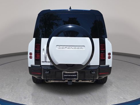 Certified 2024 Land Rover Defender 130 X-Dynamic SE AWD/4WD image 6