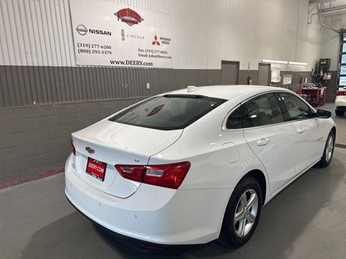 Used 2024 Chevrolet Malibu LT image 3