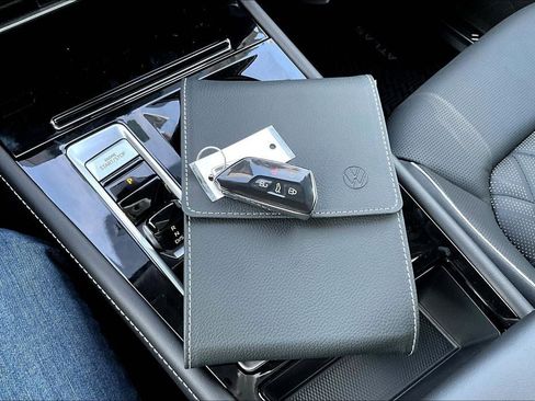 New 2026 Volkswagen Atlas SEL Premium R-Line image 11