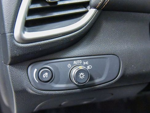 Used 2021 Chevrolet Trax LS image 16