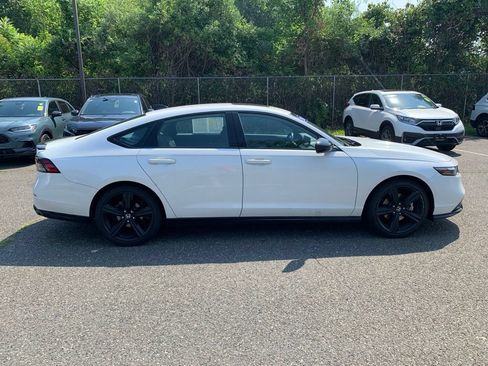 Used 2024 Honda Accord Sport image 2
