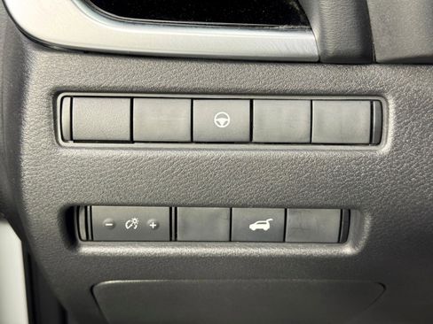 Used 2022 Nissan Rogue SL image 18