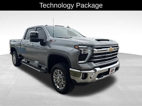 Certified 2025 Chevrolet Silverado 2500 LTZ w/ LTZ Premium Package AWD/4WD image 4