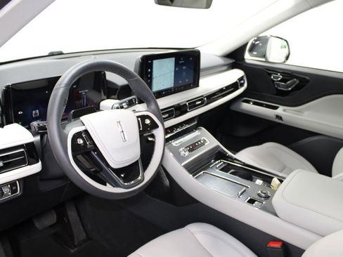 New 2026 Lincoln Aviator AWD image 23