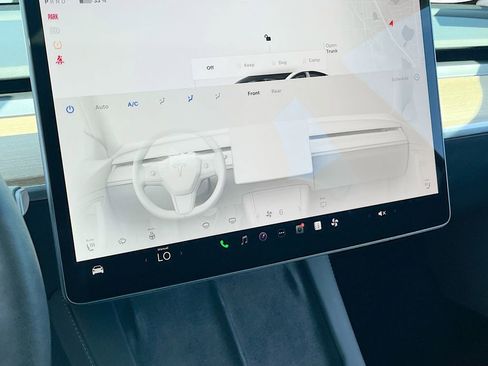 Used 2023 Tesla Model 3 Standard Range image 15