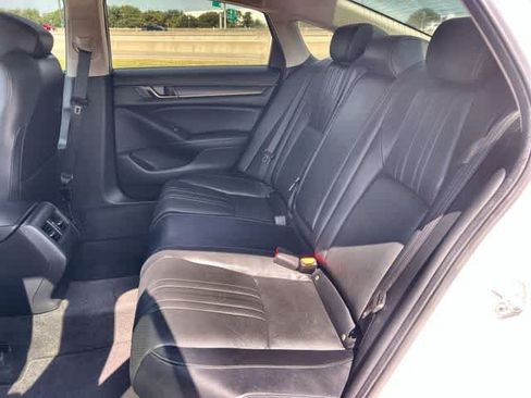 Used 2018 Honda Accord Touring image 14