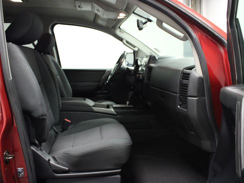 Used 2013 Nissan Titan SV w/ SV Value Truck Pkg AWD/4WD image 16