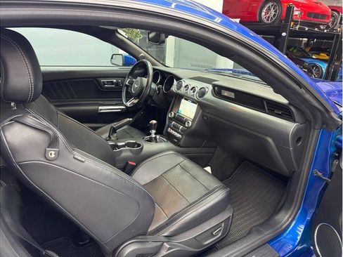 Used 2017 Ford Mustang GT Premium w/ GT Performance Package RWD image 18