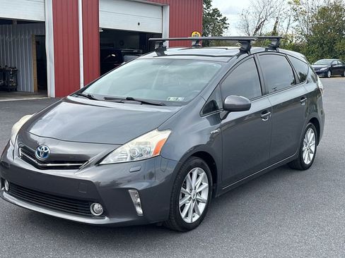 Used 2012 Toyota Prius V Five image 5